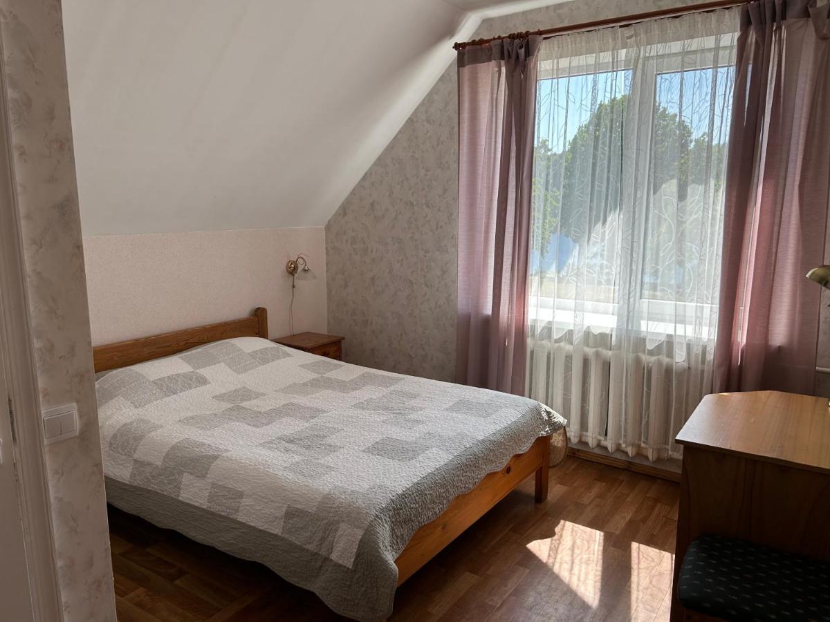 Radi Hotel Brocēni Екстериор снимка