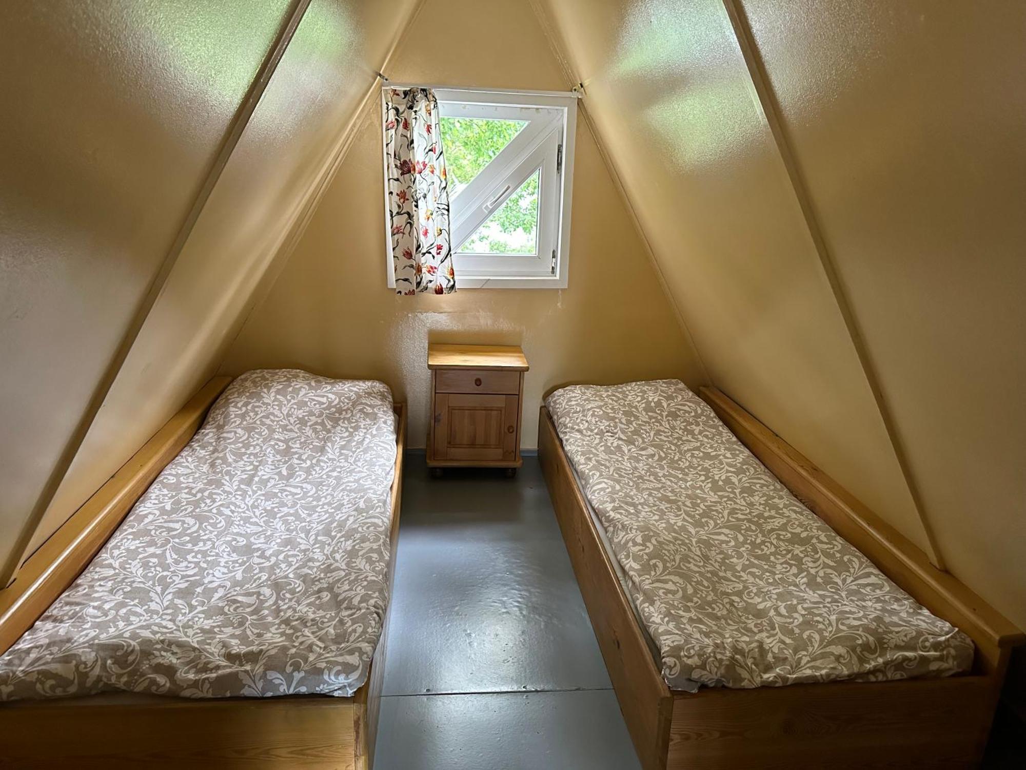 Radi Hotel Brocēni Екстериор снимка