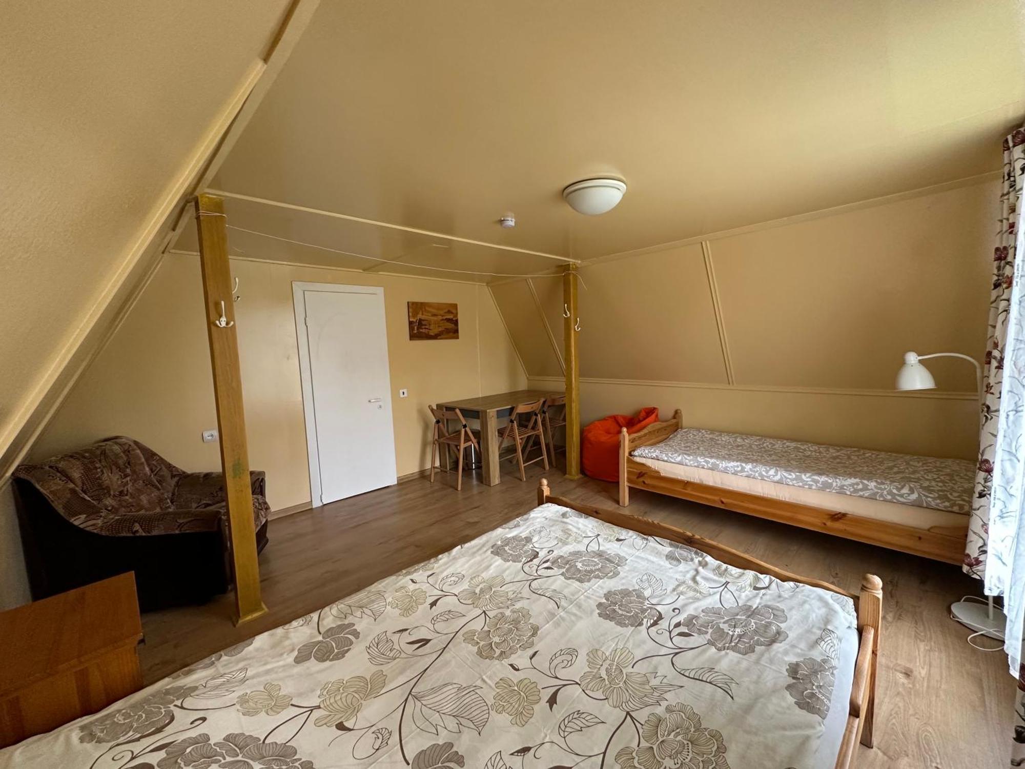 Radi Hotel Brocēni Екстериор снимка