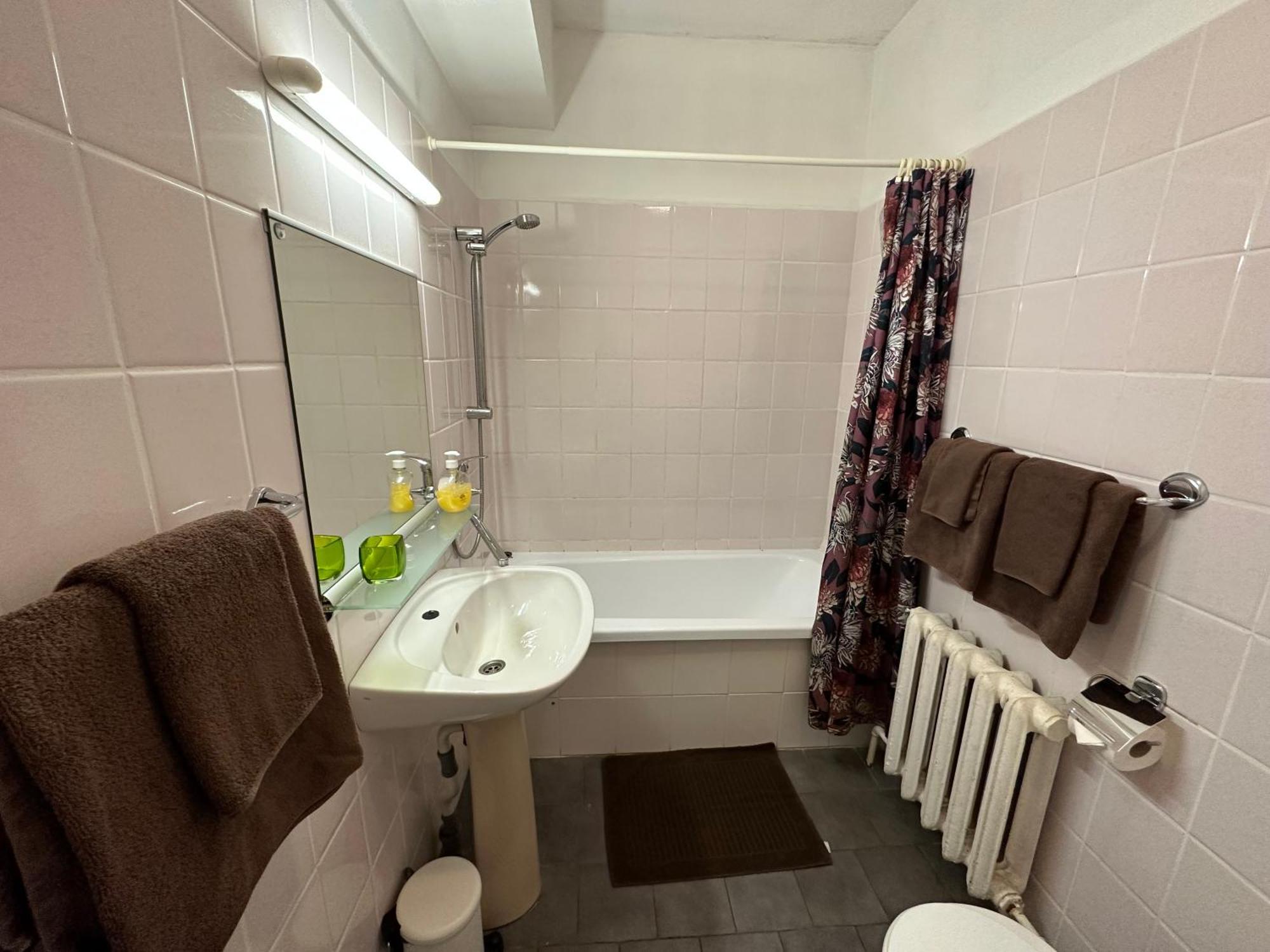 Radi Hotel Brocēni Екстериор снимка