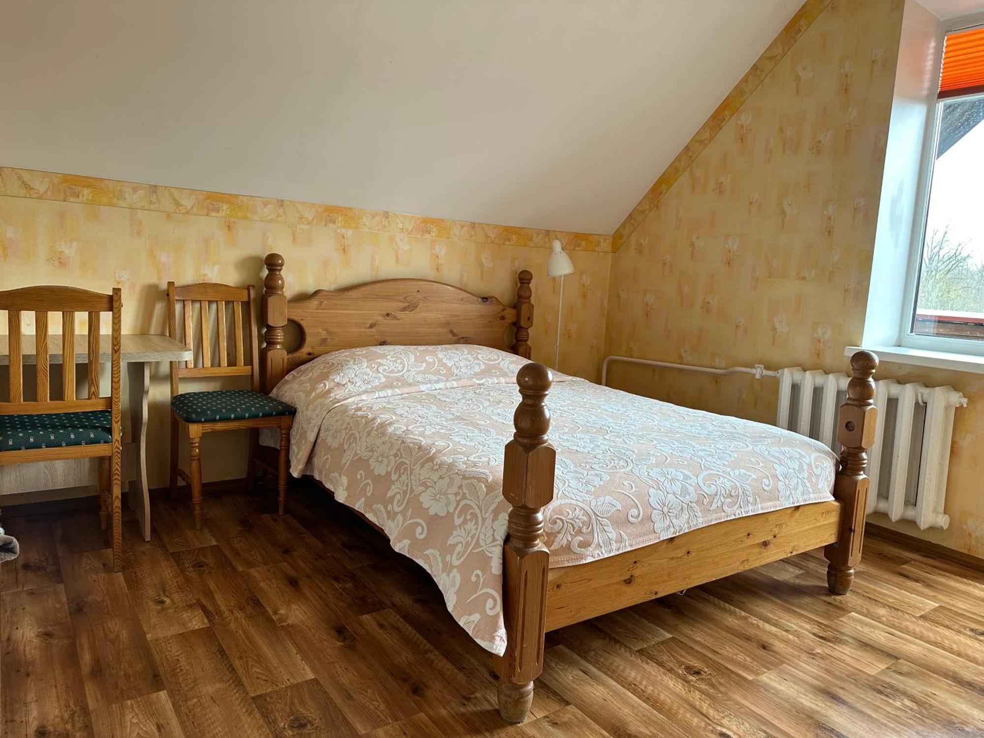 Radi Hotel Brocēni Екстериор снимка