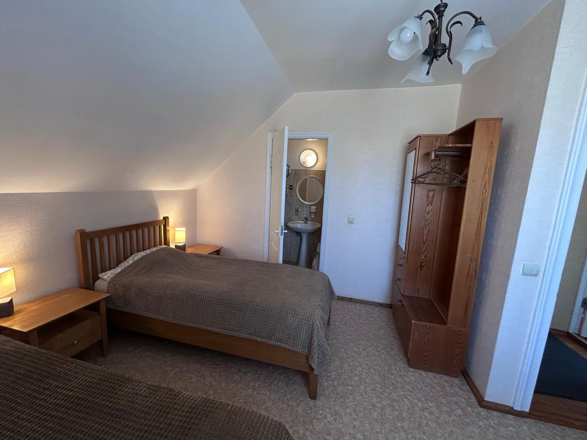 Radi Hotel Brocēni Екстериор снимка